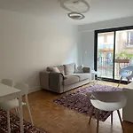 Διαμέρισμα Typical French Appt For 4 Near Eiffel Tower