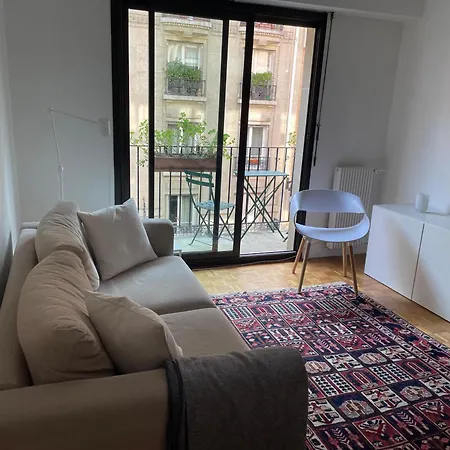 Typical French Appt For 4 Near Eiffel Tower Apartament *