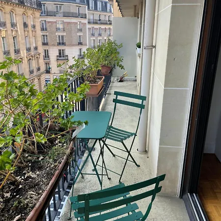 Typical French Appt For 4 Near Eiffel Tower