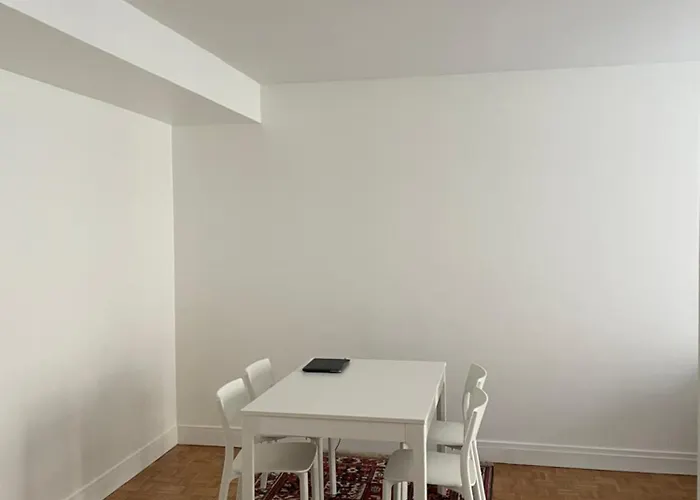 Typical French Appt For 4 Near Eiffel Tower *