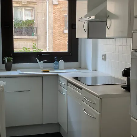 아파트 Typical French Appt For 4 Near Eiffel Tower 파리