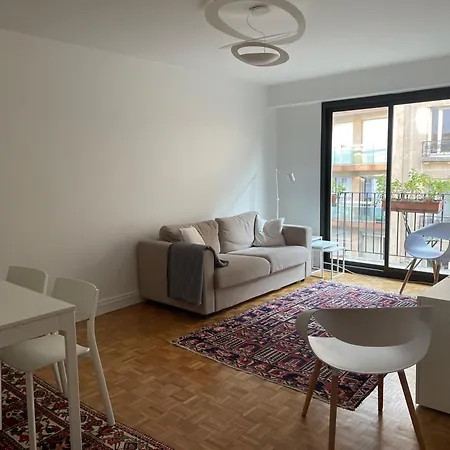 아파트 Typical French Appt For 4 Near Eiffel Tower