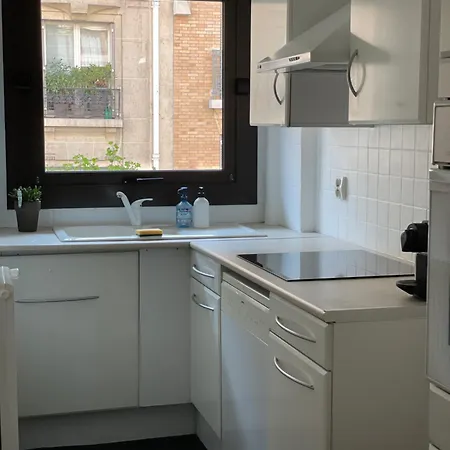 아파트 Typical French Appt For 4 Near Eiffel Tower 파리